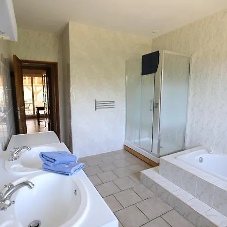 Complex Near Mirepoix In The Pyrenees Vakantiehuis Limbrassac