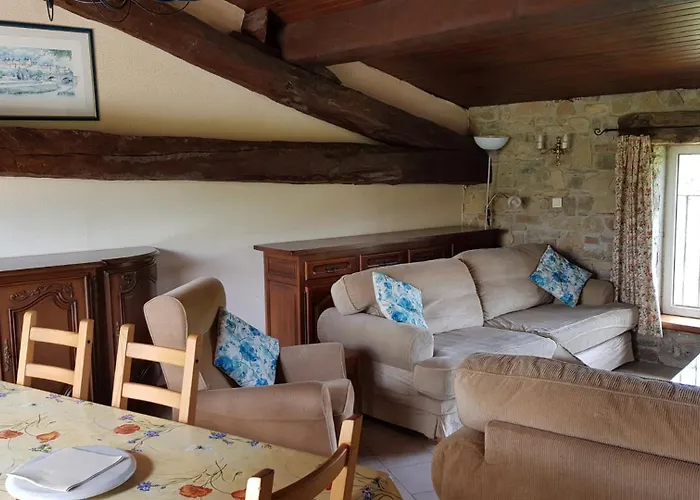 Complex Near Mirepoix In The Pyrenees 펜션