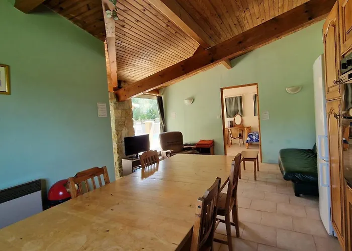 Complex Near Mirepoix In The Pyrenees 펜션 Limbrassac